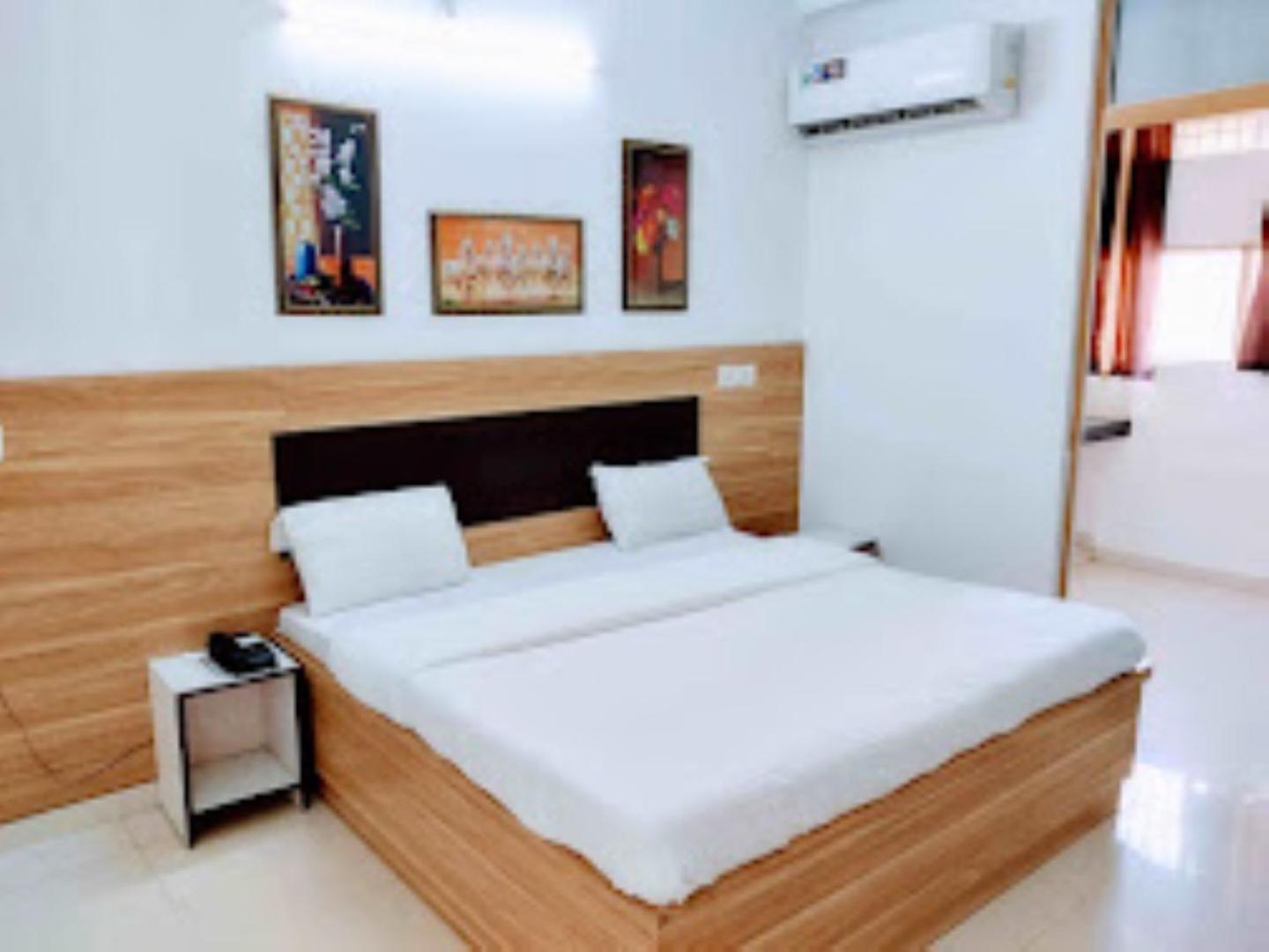 Hotel Parth Sitapur Muafi Zewnętrze zdjęcie