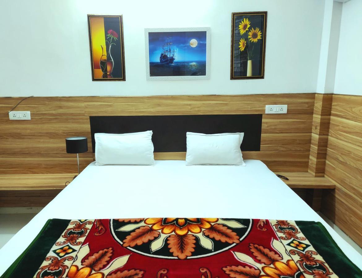 Hotel Parth Sitapur Muafi Zewnętrze zdjęcie