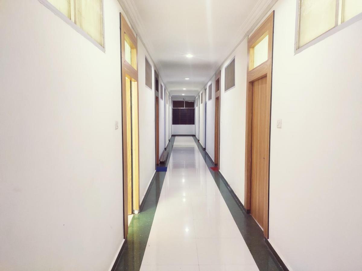 Hotel Parth Sitapur Muafi Zewnętrze zdjęcie