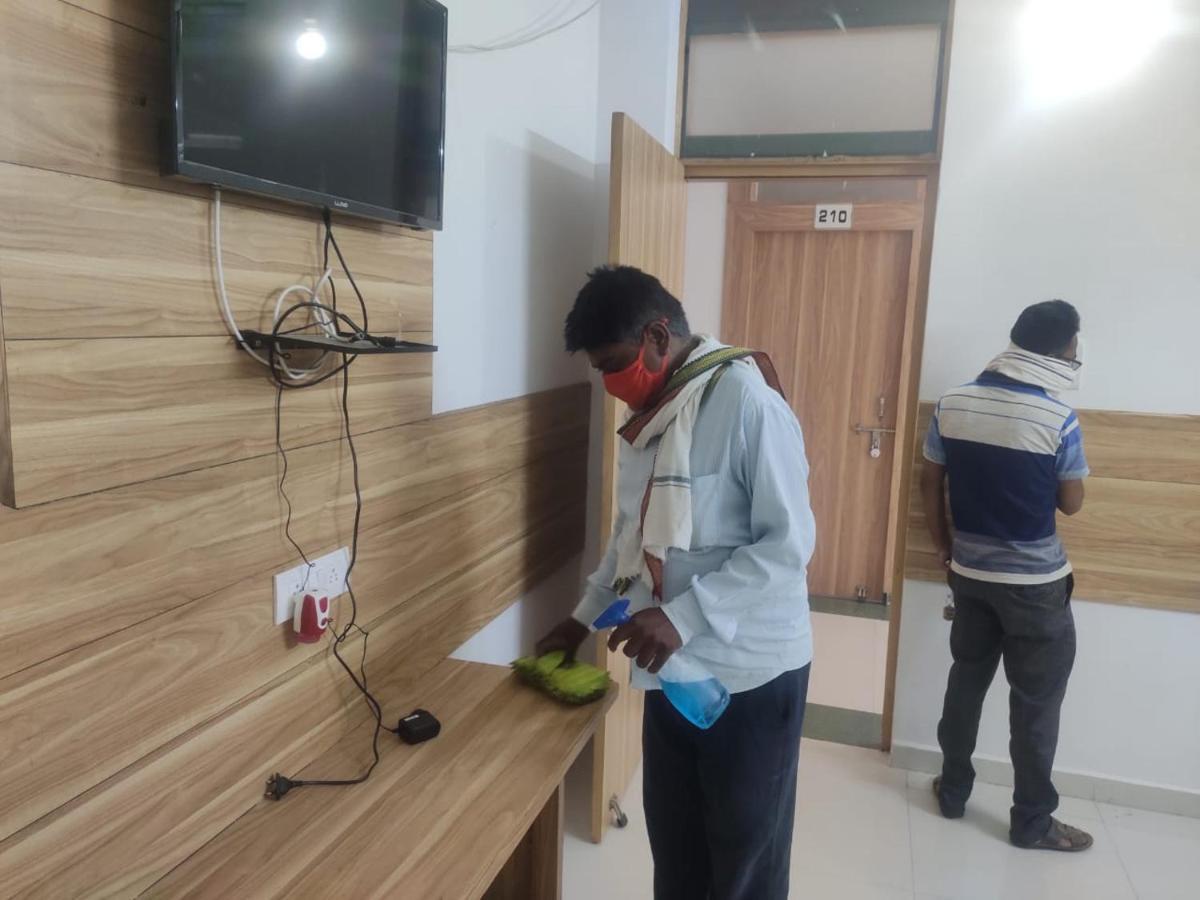 Hotel Parth Sitapur Muafi Zewnętrze zdjęcie
